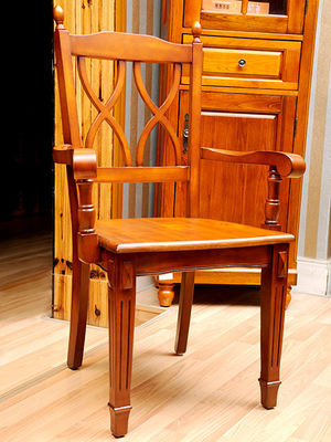 Classic Unique Antique Wooden Throne Chair Insect Prevention Eco Friendly